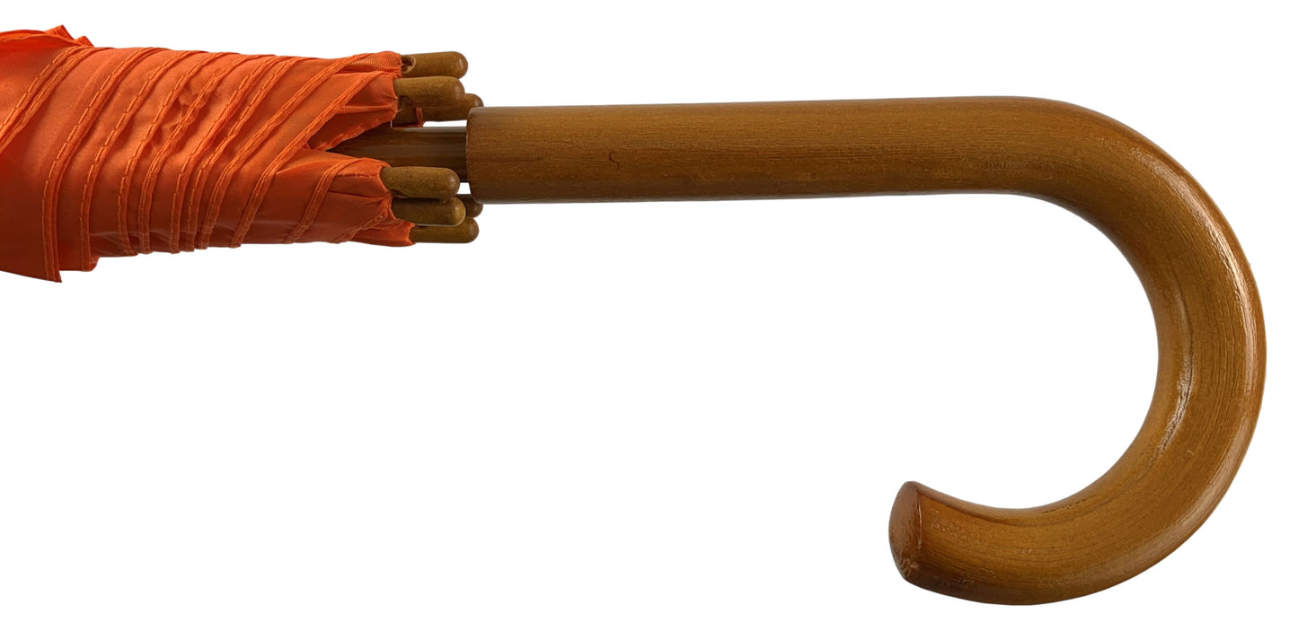 Πορτοκαλί ομπρέλα βροχής, αυτόματη, με ξύλινη κυρτή λαβή.