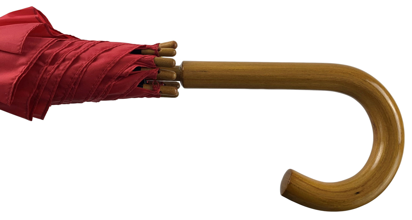 Κόκκινη ομπρέλα βροχής, αυτόματη, με ξύλινη κυρτή λαβή.