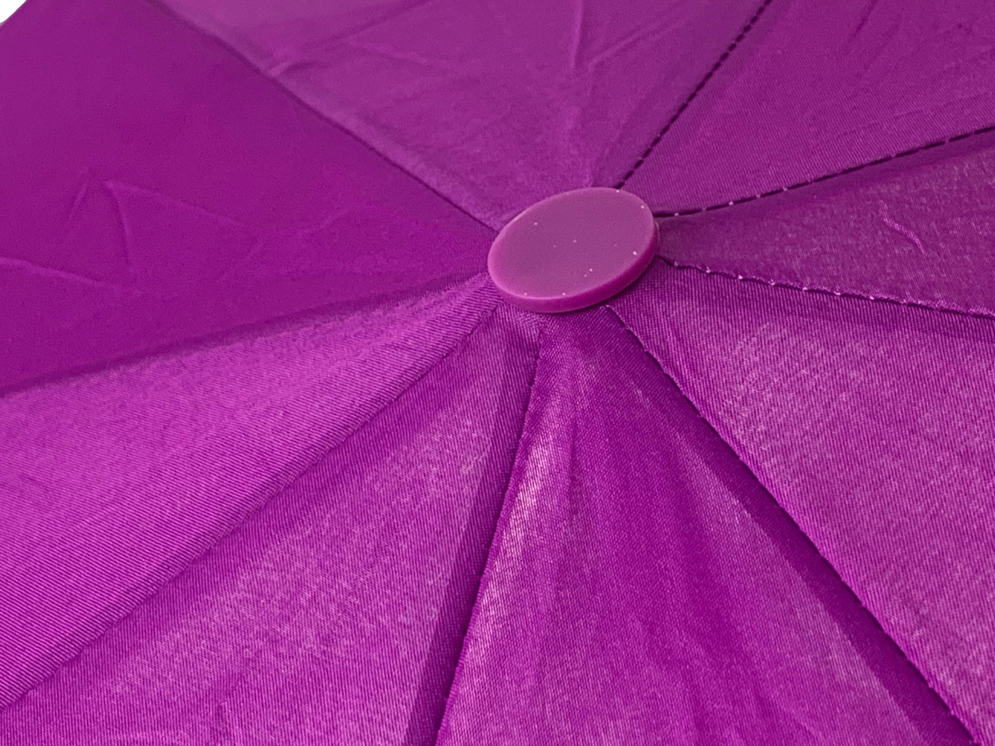 Μωβ ομπρέλα βροχής, σπαστή, αυτόματη, με πολύ όμορφη λαβή.